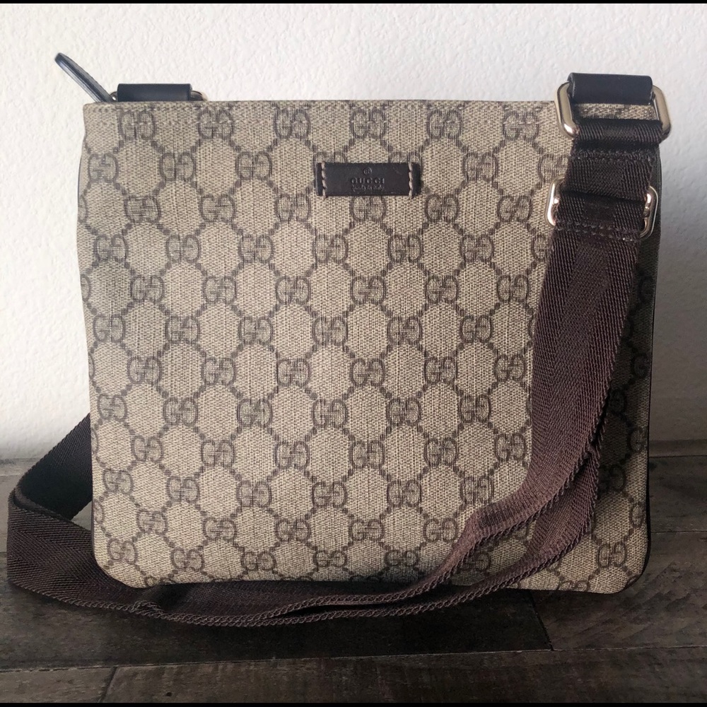 GUCCI Supreme Monogram Coated Canvas Messenger Bag